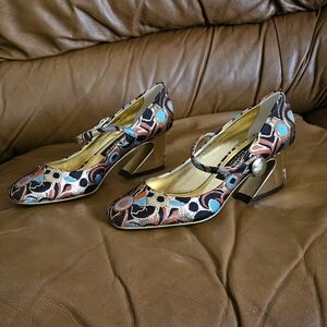 Dolce & Gabbana Multicolor Fabric High-End Designer Floral Heels Size 7 US